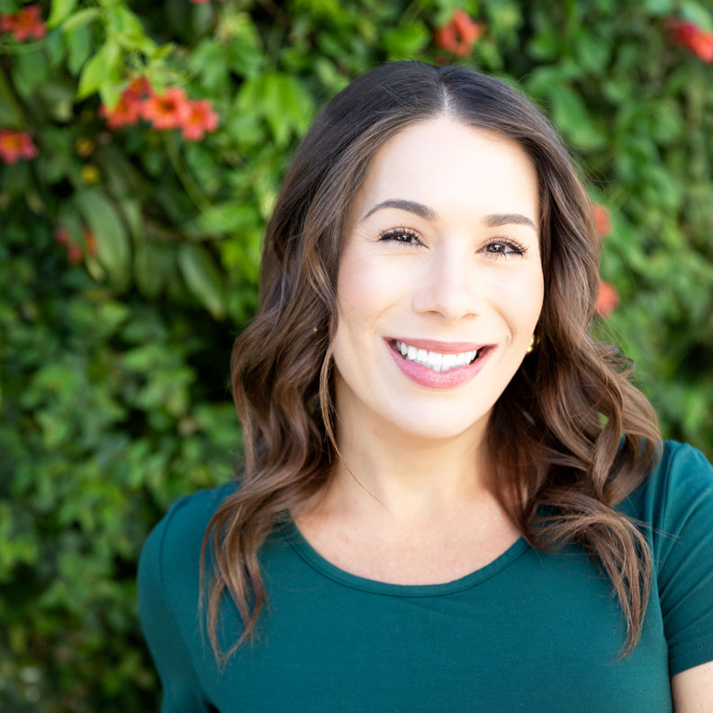 Janice Utke Headshot